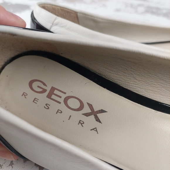 Geox Respira Black & White Leather Elizabeth Cap Toe Ballet Flats V140 - Picture 6 of 8